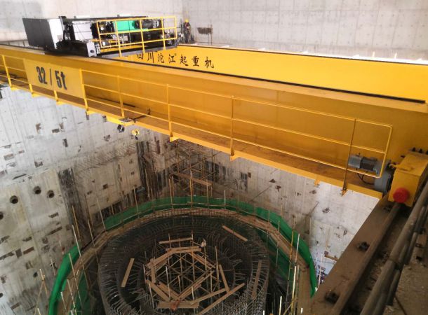 反應堆：堆廳起重機