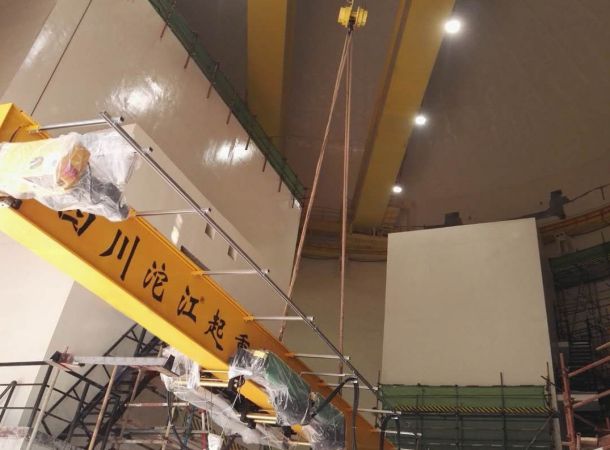 反應堆：堆廳起重機