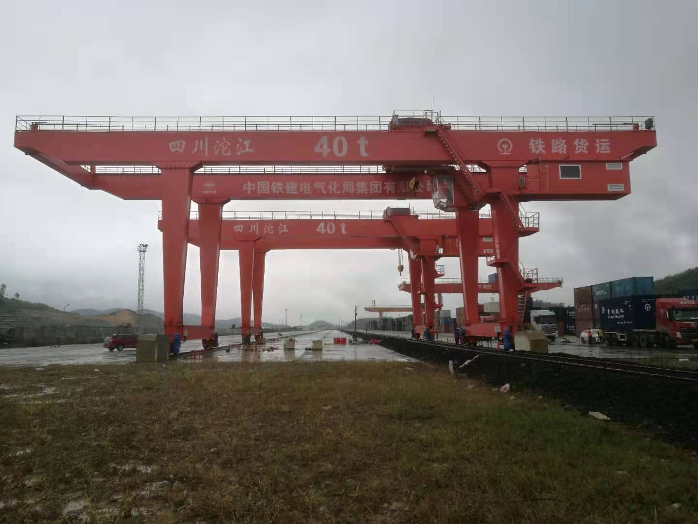 1.1、雙梁門(mén)式起重機(jī).jpg