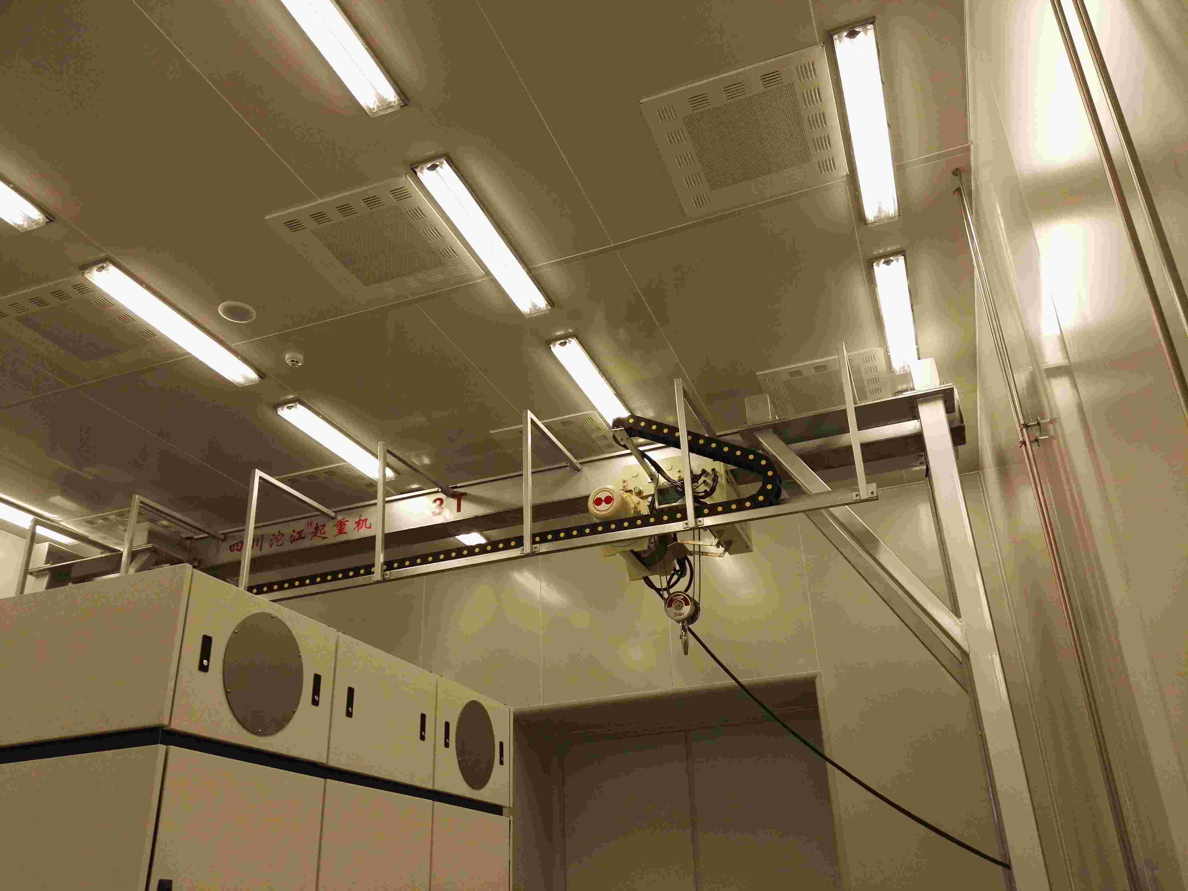 14、光電所：潔凈無塵起重機(jī).jpg